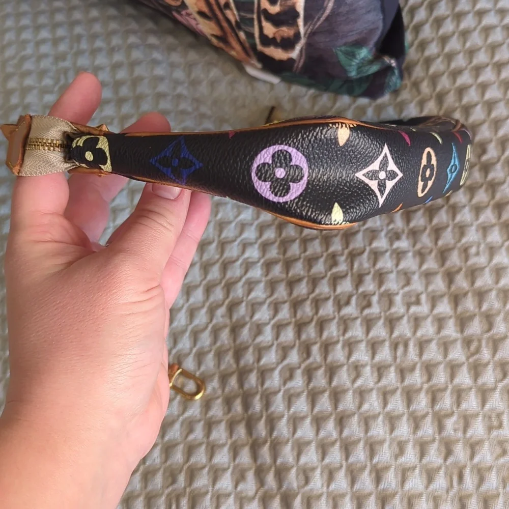 ⚡ FLASH SALE - Louis Vuitton Takashi Murakami Mulit Color Pochette - Picture 10 of 17